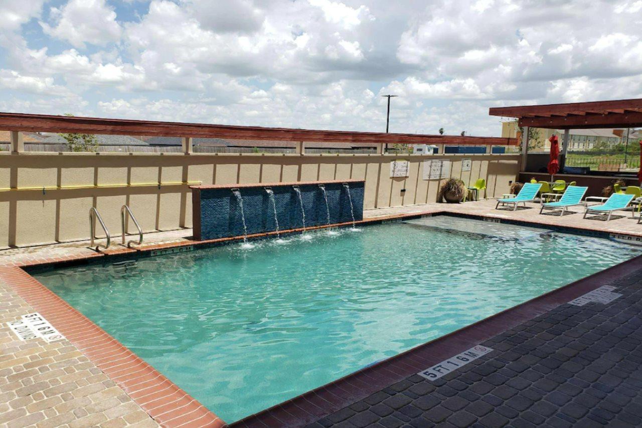 Home2 Suites By Hilton Edinburg Exterior photo